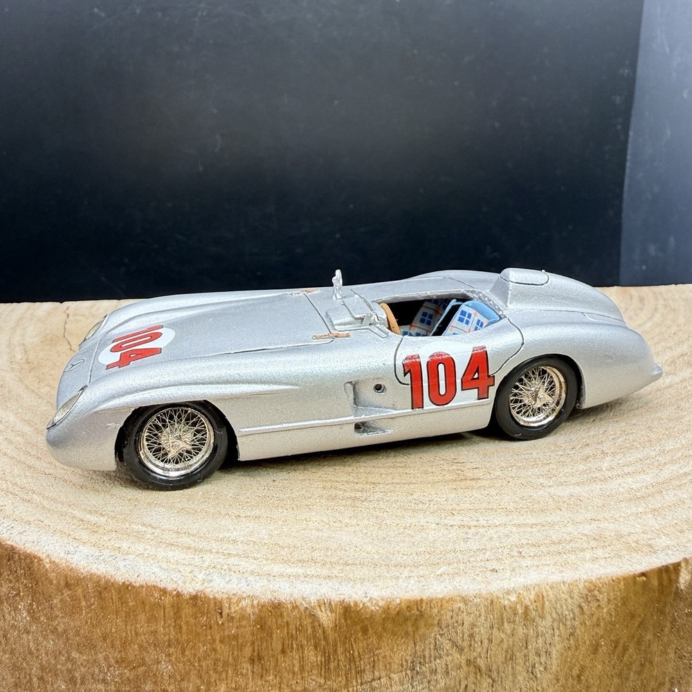 Record France Mercedes 300 SLR 104 Silver Resin Race Car Model‎ 1:43 Scale
